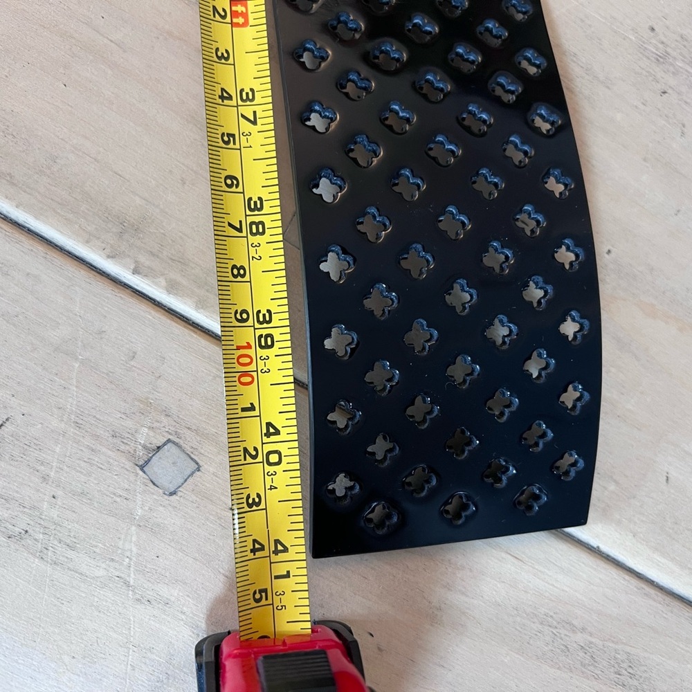 YSL Patent Leather with Laser Cut Arpel Pattern - Picture 5 of 5